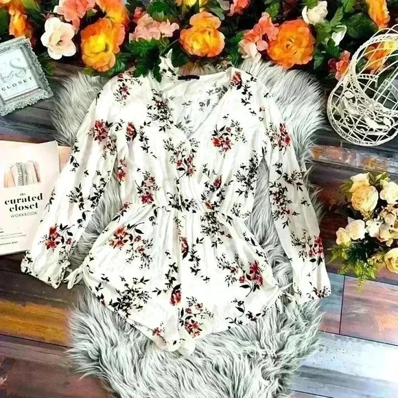 Kendall & Kylie Floral Long Sleeve Romper with adjustable straps, XS - Picture 2 of 10